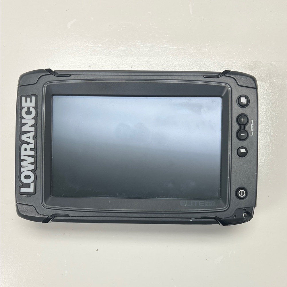 Lowrance Elite 7 Ti Marine Electronics Device  GPS Fishfinder w/ suncover